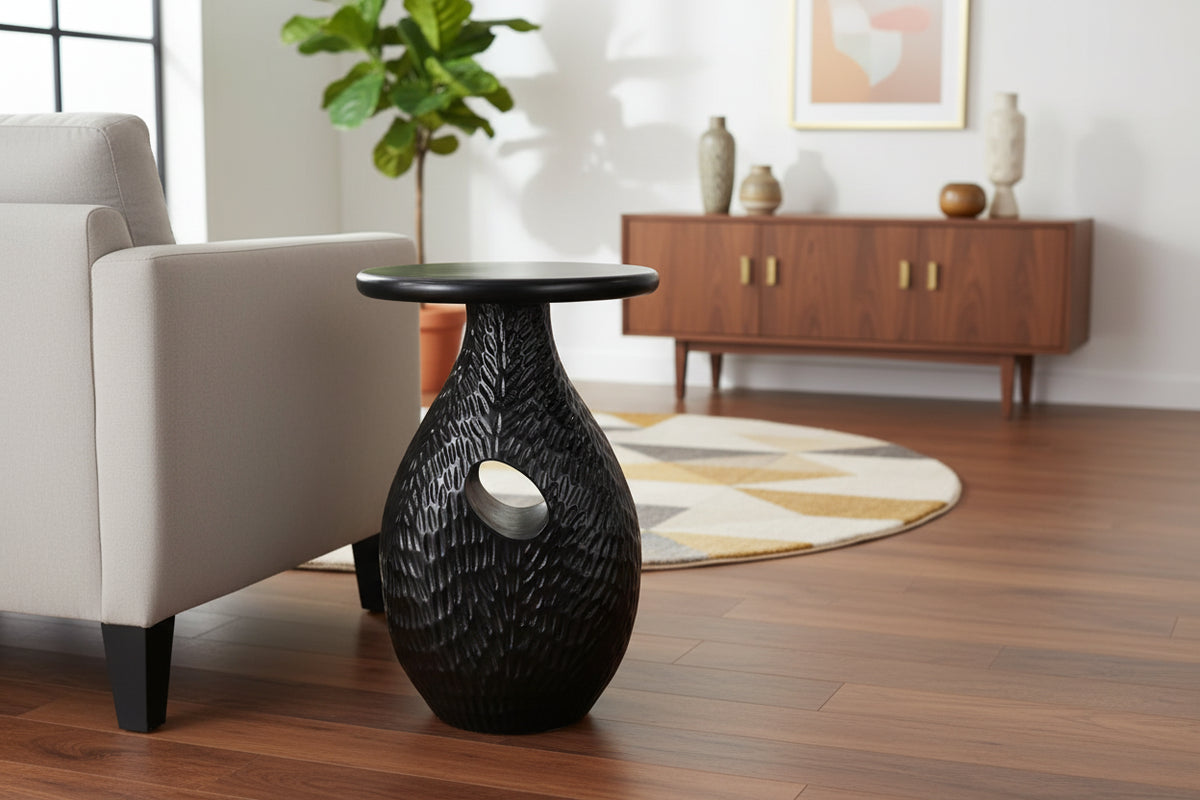 HomeRoots 20  Black Solid Wood Round Pedestal End Table - 15' X '20.1' X '15
