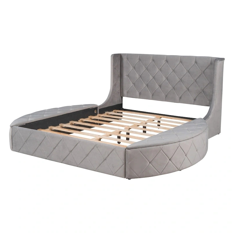 Lit plateforme queen en velours beige avec tête de lit capitonnée, 1 tiroir et 2 poufs de rangement latéraux, assemblage à 2 personnes