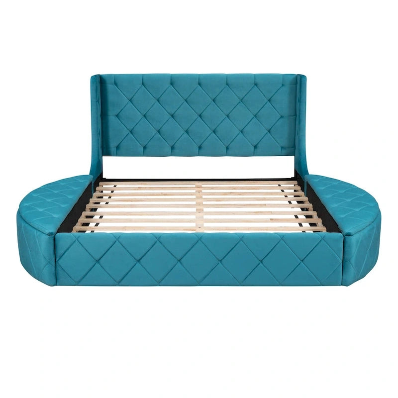 Lit plateforme queen en velours beige avec tête de lit capitonnée, 1 tiroir et 2 poufs de rangement latéraux, assemblage à 2 personnes