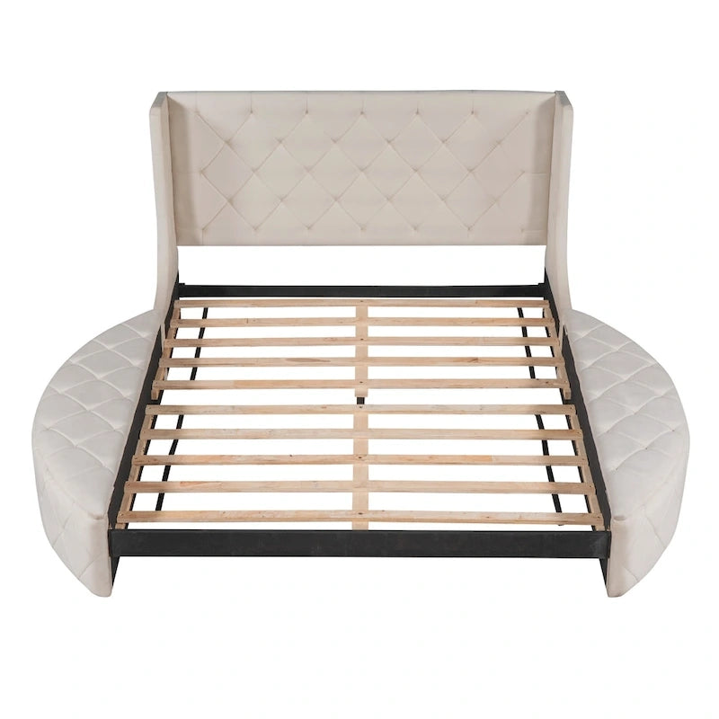 Lit plateforme queen en velours beige avec tête de lit capitonnée, 1 tiroir et 2 poufs de rangement latéraux, assemblage à 2 personnes