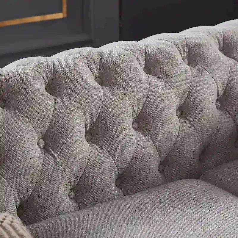 Canapé Chesterfield en lin gris clair avec accoudoirs arrondis et pieds en bois massif, 3 places
