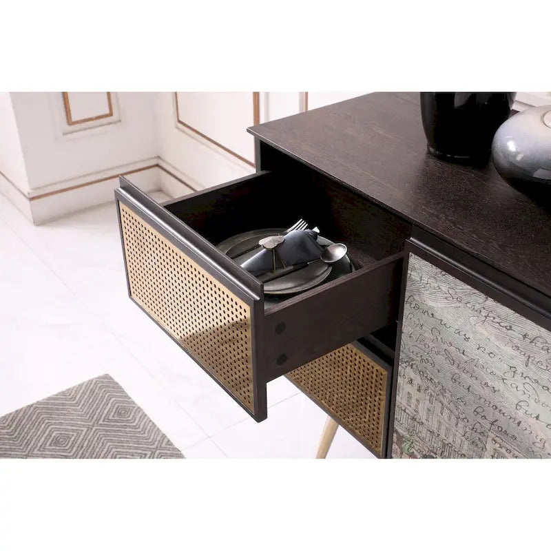 Buffet en placage de frêne fumé avec portes à décopatch, 2 tiroirs à fermeture amortie et pieds en laiton, assemblage à 2 personnes