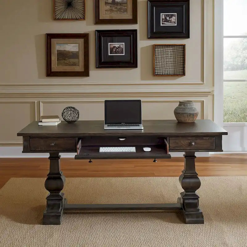 Bureau d'écriture Saddle Brown en hévéa avec 3 tiroirs, tablette coulissante pour clavier et gestion des câbles, assemblage par 1 personne